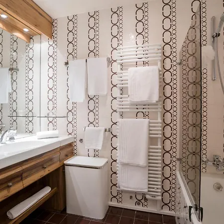 Apartment 1850 : Skis Aux Pieds, 4-6 Pers, Parking, Wifi Inclus - Fr-1-575-61 *